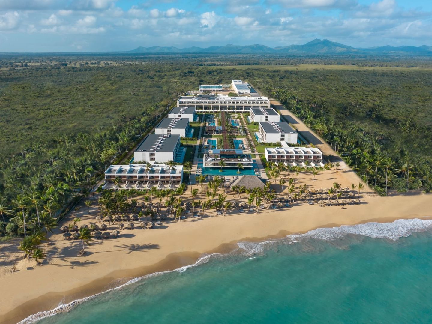 Exterior view of a hotel with ocean in the Punta Cana