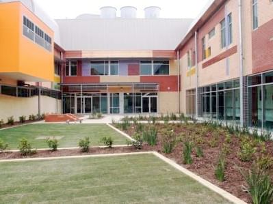 Exterior view of Geraldton Regional Hospital near Nesuto Hotels