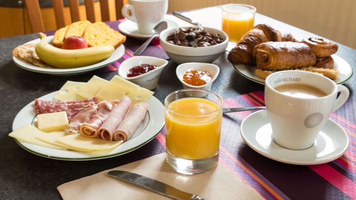 Warm breakfast served at Hotel belem