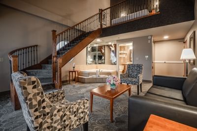 Monte Carlo Inn Barrie Hotel Suite with jacuzzi