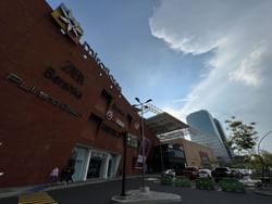 Entrance exterior of Miraflores Mall near Tikal Futura Hotel