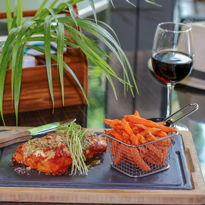 Meals served with wine at Darwin Airport Hotels