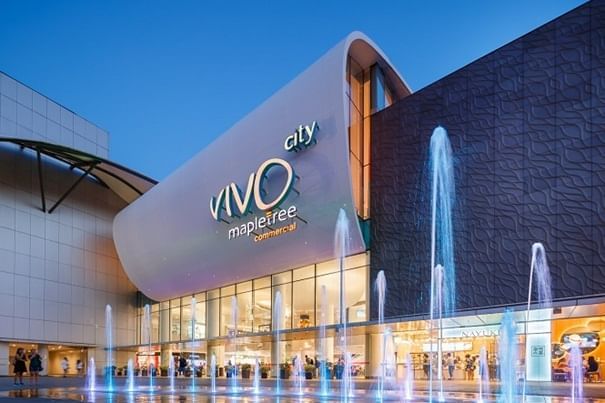 Water fountains at VivoCity Mall near Momentus Hotel Alexandra