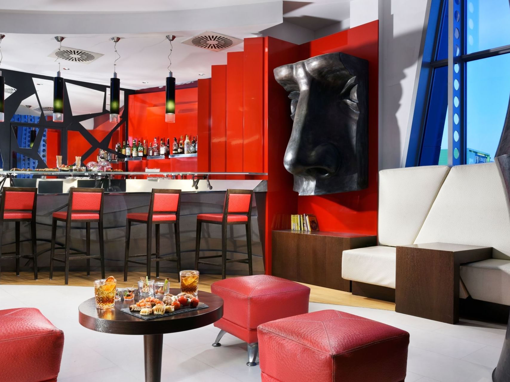 Taste traditional italian and international cuisine at the hotel restaurant.