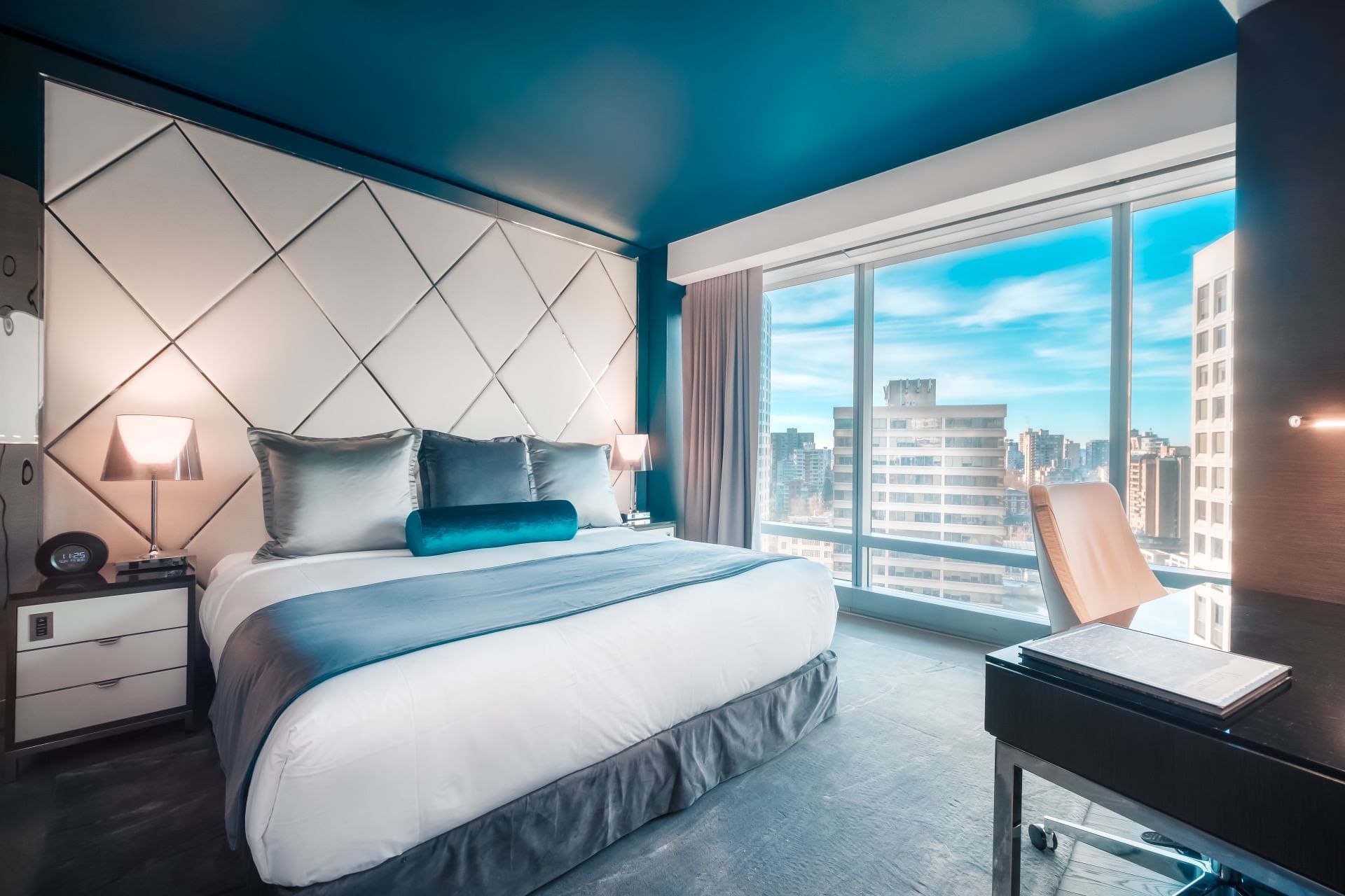 Rooms - Paradox Vancouver