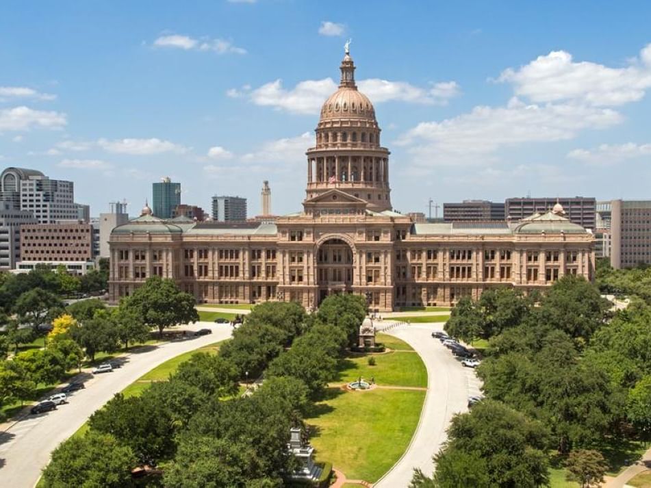Exterior view of the historical Texas Capitol near Austin Condo