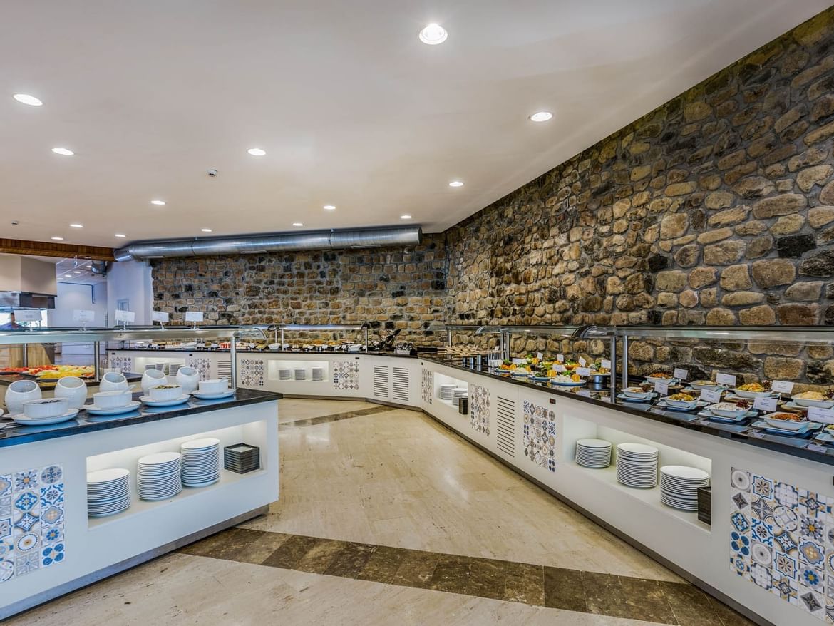 Marmaris Koyu'nda Meydan Restaurant'ta büfe alanı