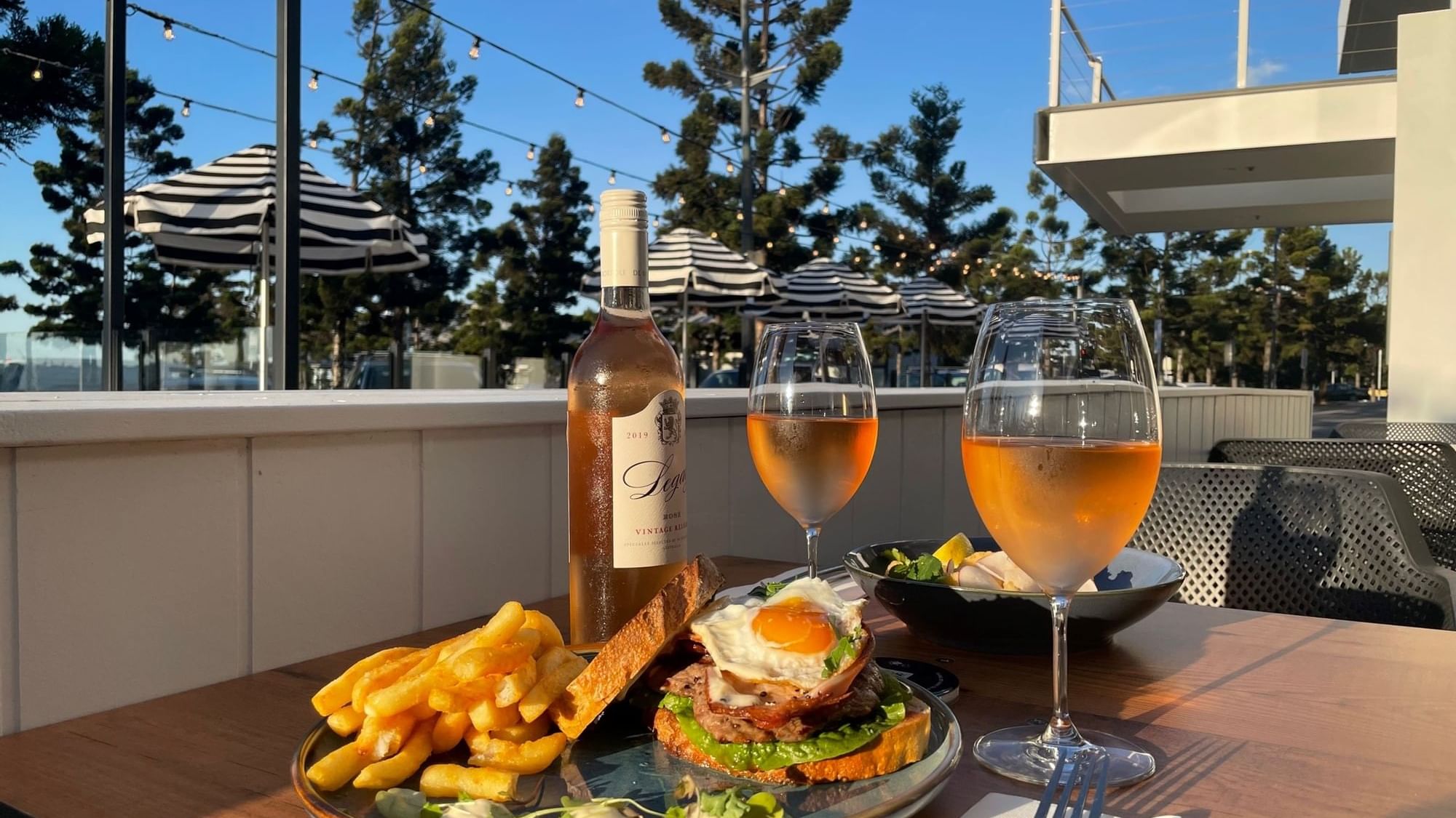 Alfresco Dining
