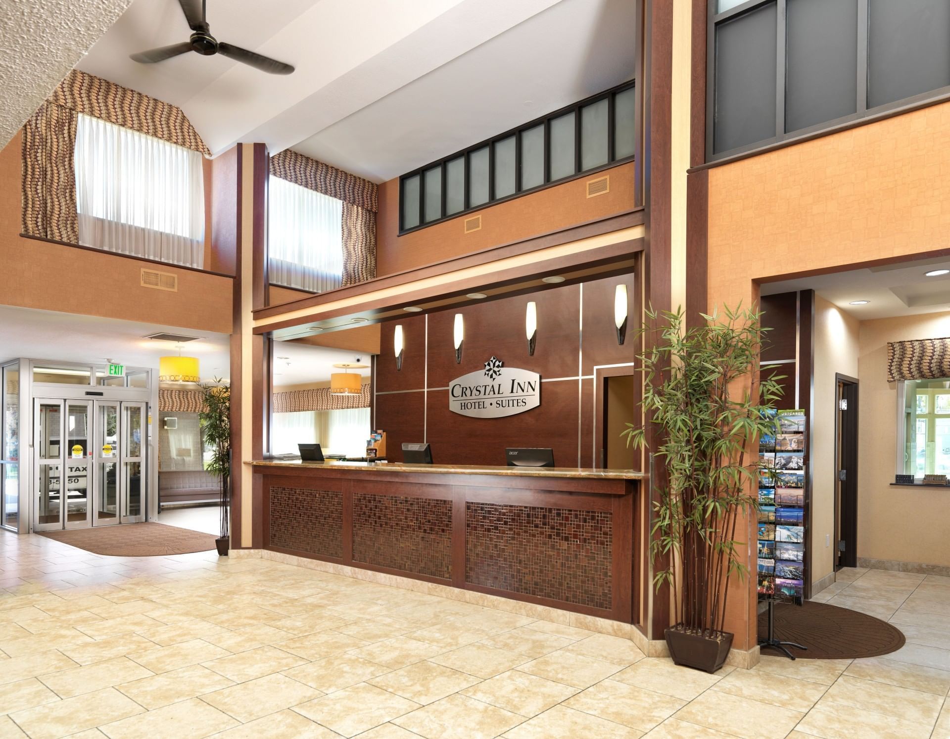 Reception area in the lobby at Crystal Inn Salt Lake City