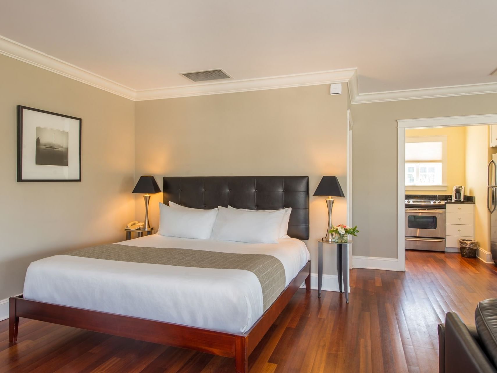 A bedroom in River Top Cottage at The Breakwater Inn & Spa