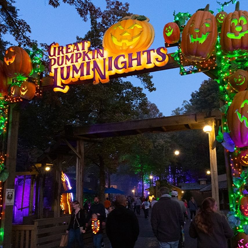 October Fall Festivals | Dollywood's Great Pumpkin LumiNIghts
