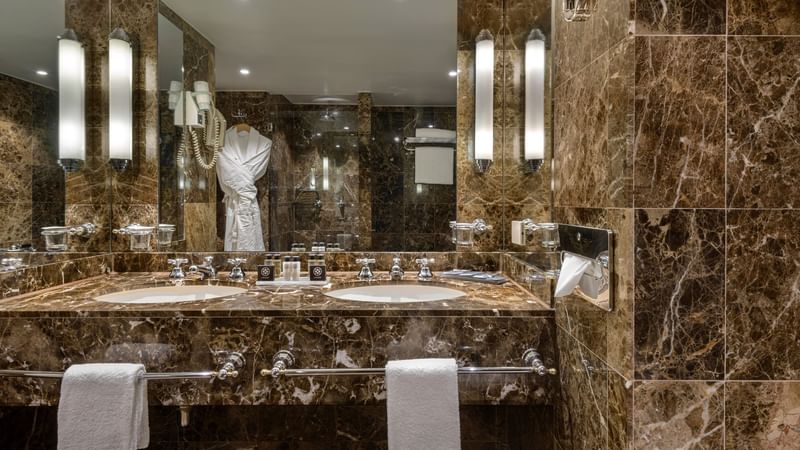 Bathroom vanity area in Warwick Suite at Warwick Brussels