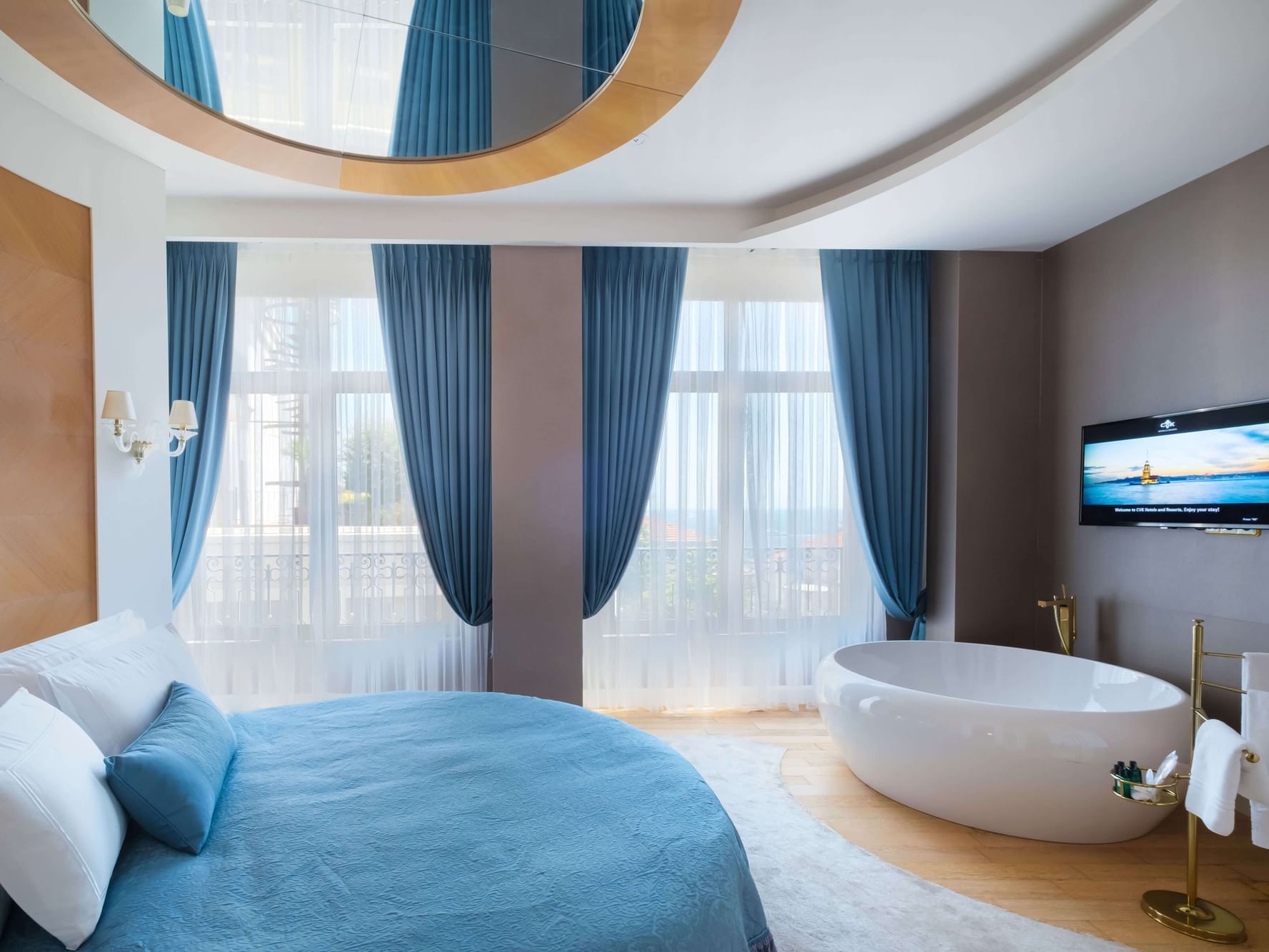 Corner City Suite with one bed at CVK Park Bosphorus Hotel