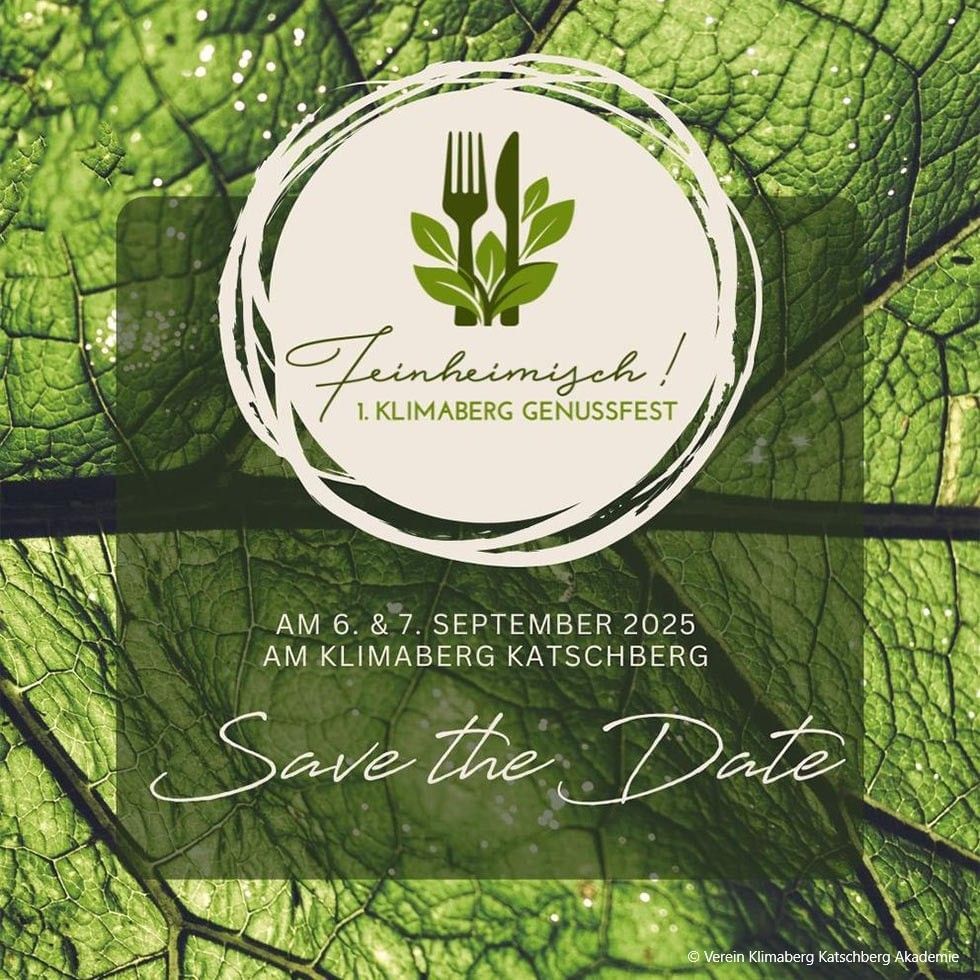 Leaf background with circular logo and text: Feinheimisch! 1. Klimaberg Genussfest, AM 6. & 7. SEPTEMBER 2025 AM KLIMABERG KATSCHBERG.