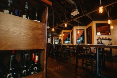 Wine shelf & dining area, Italiano Cucina, Araiza Hotel Calafia