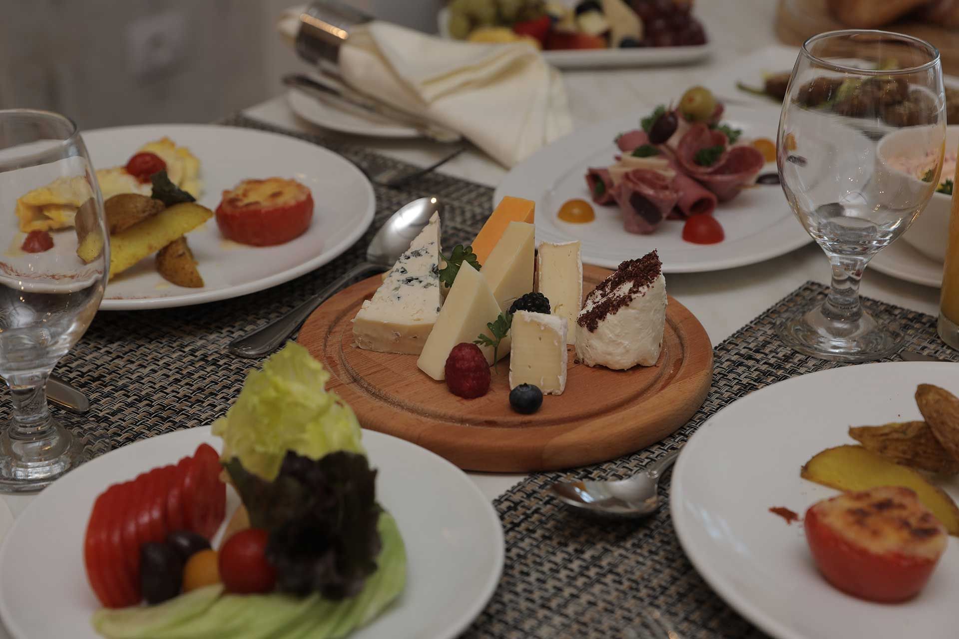 Fine dining at Crystal Lotus Palace by Pickalbatros