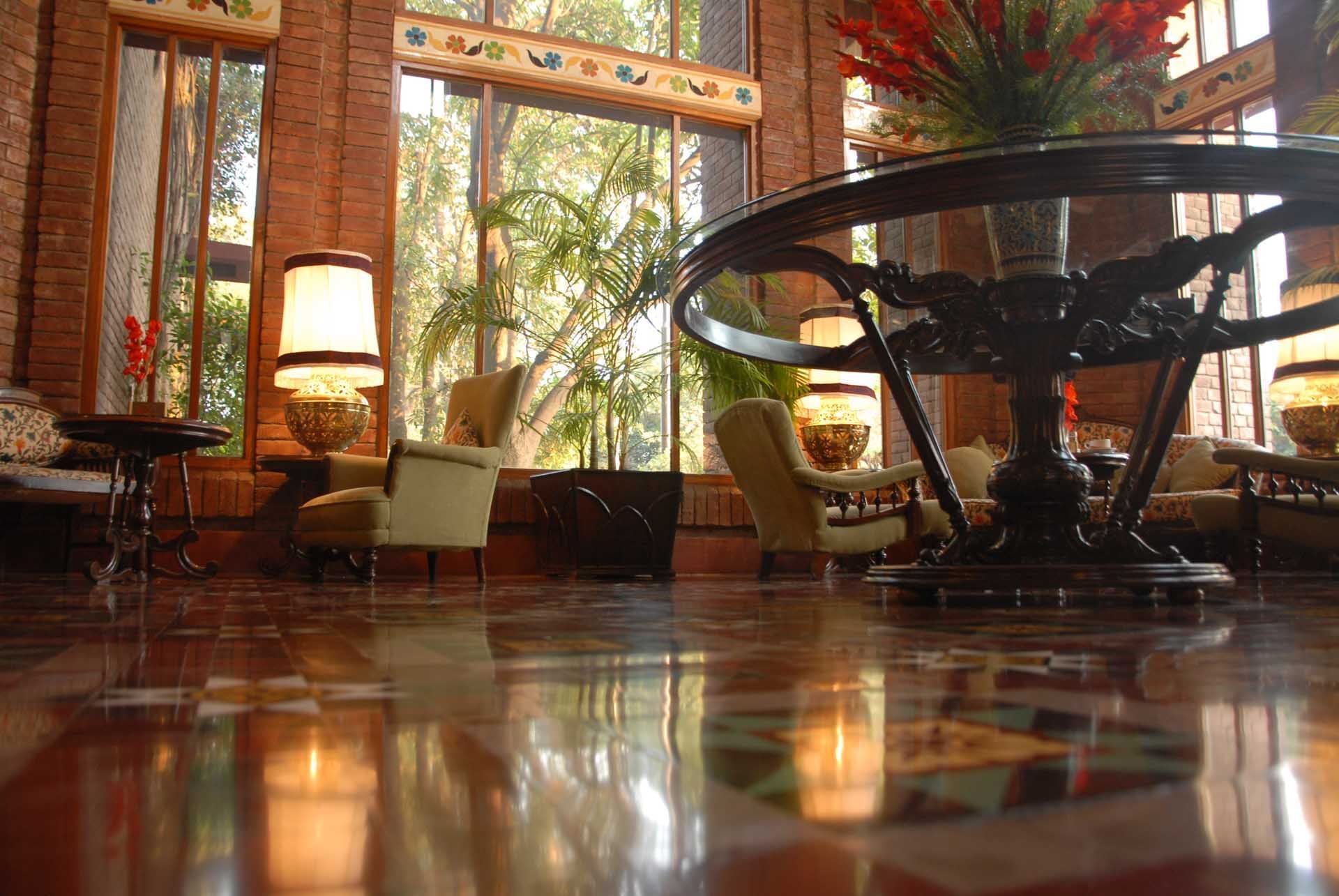 Dining area in Executive lounge at Faisalabad Serena Hotel