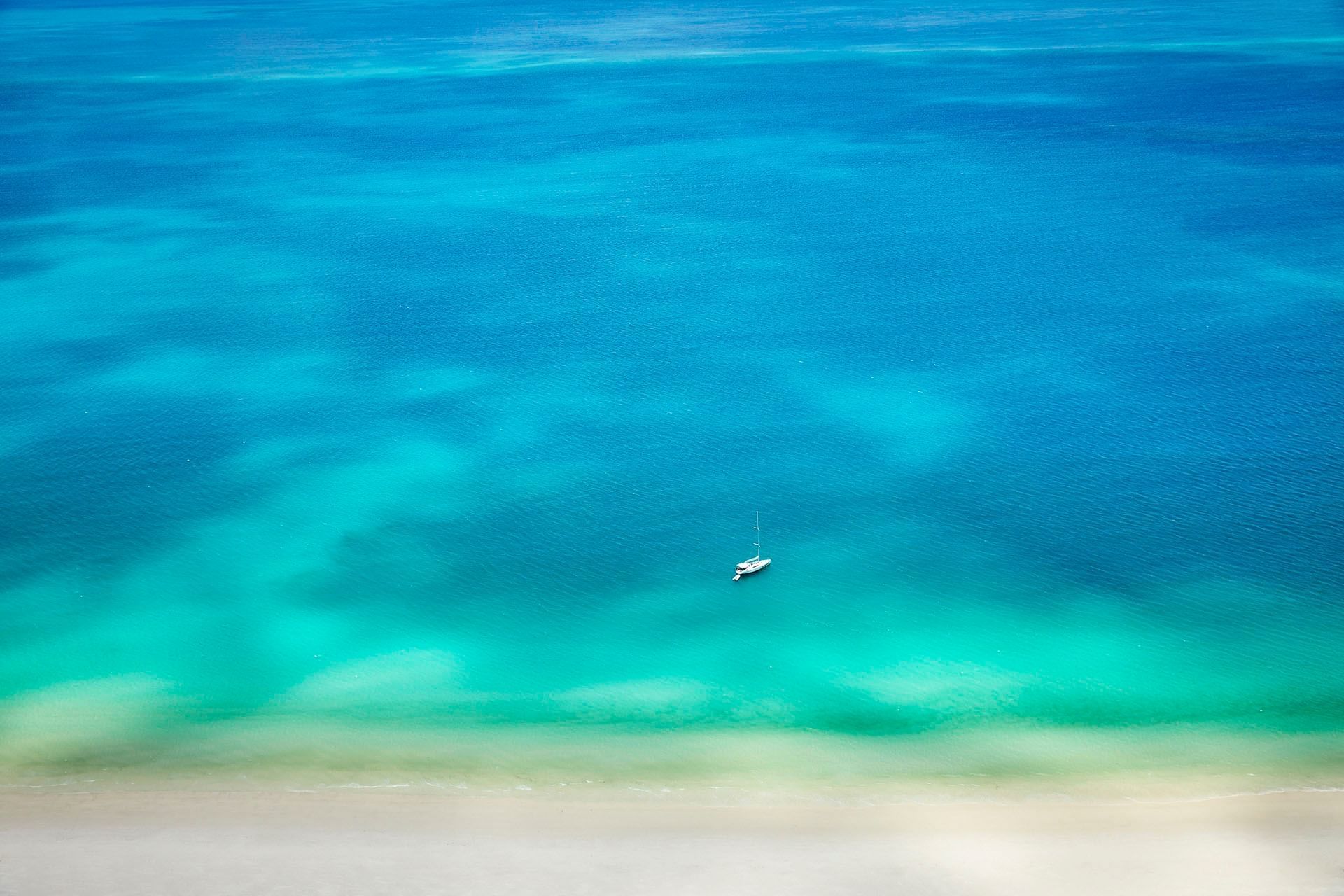 Beautiful Blue Ocean On Daydream Island