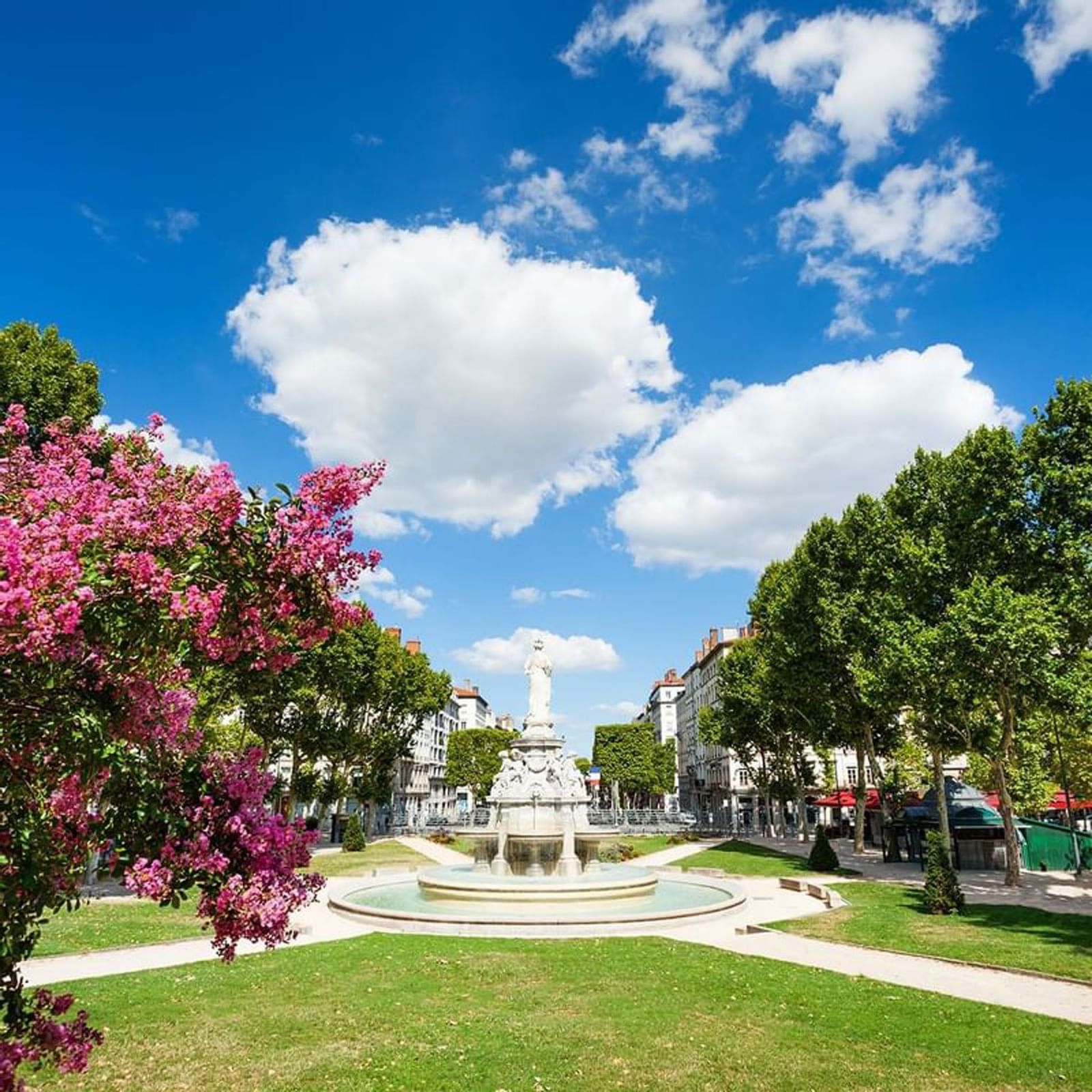 Vue panoramique sur le quartier des Brotteaux, près de Warwick Reine Astrid - Lyon