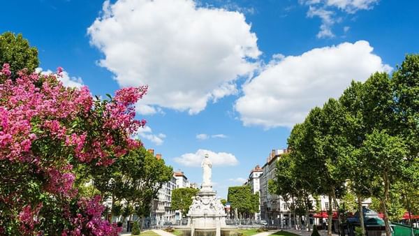 Vue panoramique sur le quartier des Brotteaux, près de Warwick Reine Astrid - Lyon