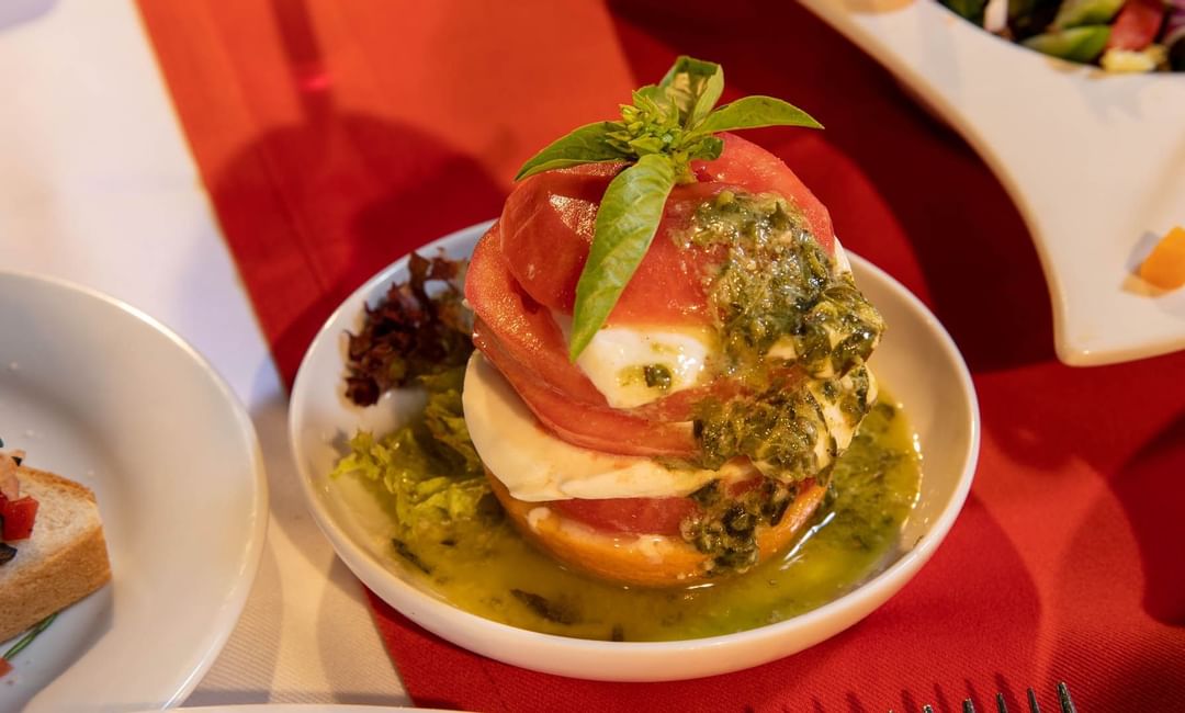 Bodrum Imperial'deki Olive Restaurant'ta servis edilen bir yemeğin yakın çekimi