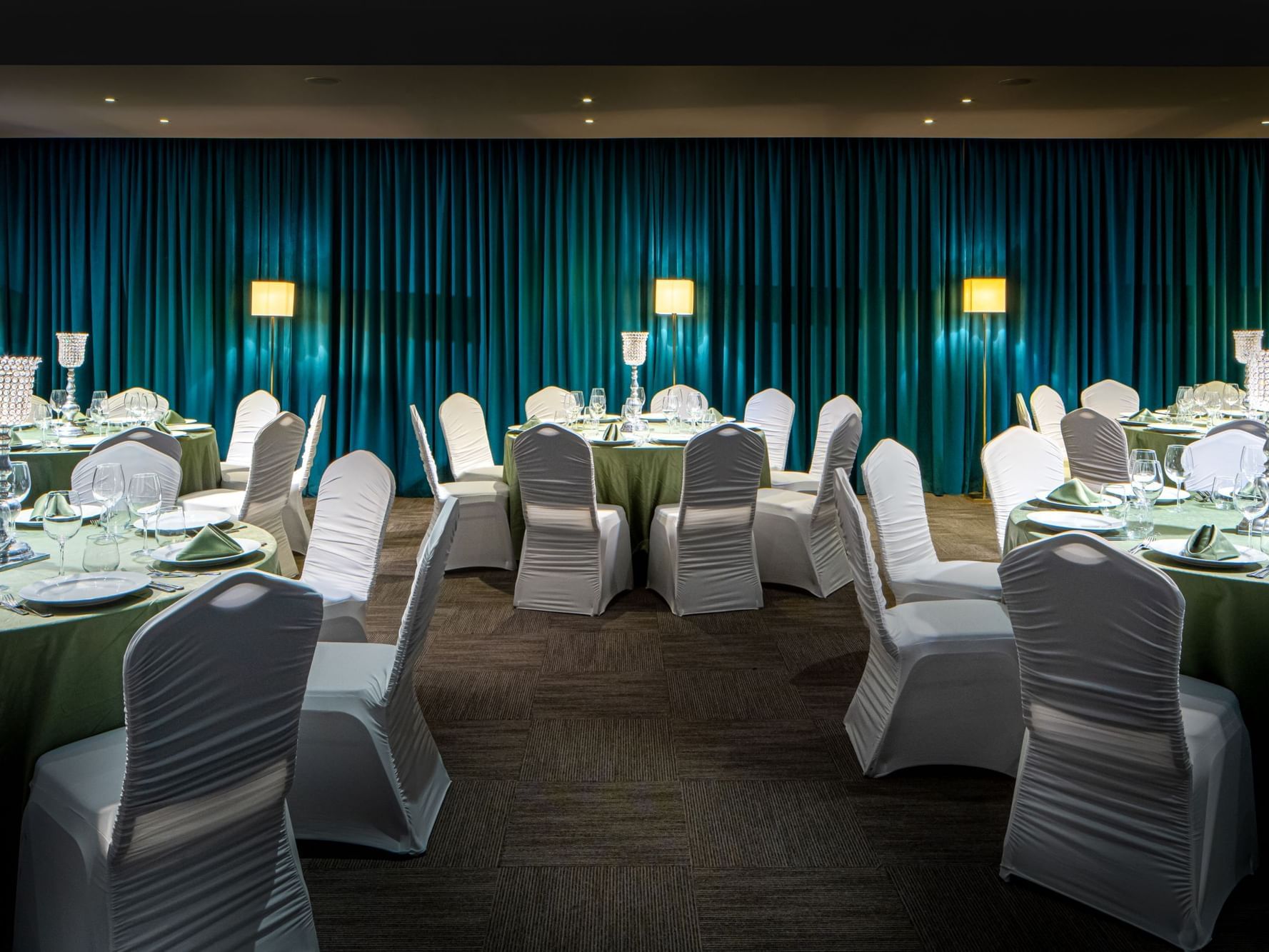Table arrangement of Tisa wedding hall at Ana Hotels Bradul