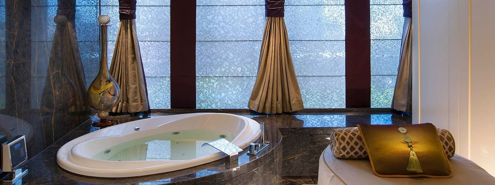 Bathtub & treatment bed in Crown Spa at Crown Hotels Group