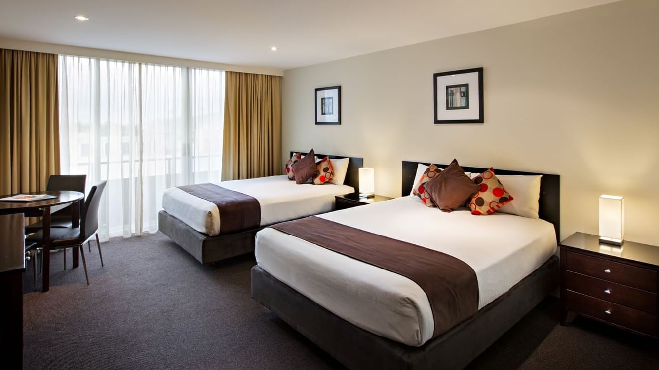 Standard_Queen_room_-_cropped_2
