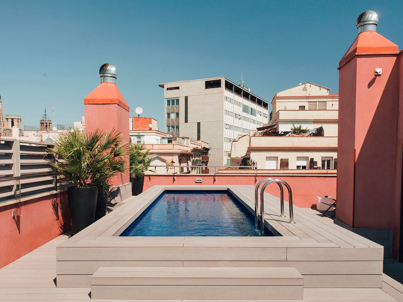 Outdoor pool area in the rooftop at Aparthotel Republica