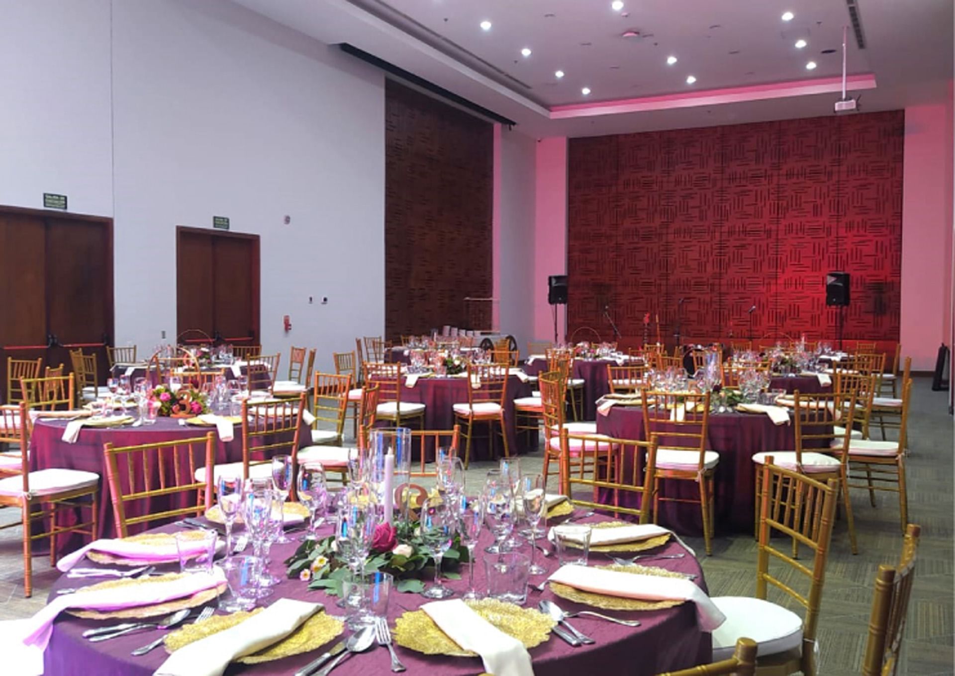 Flagstaff Gardens Hotel, Melbourne : -38% during the day - Dayuse.com, image size:1920x1360