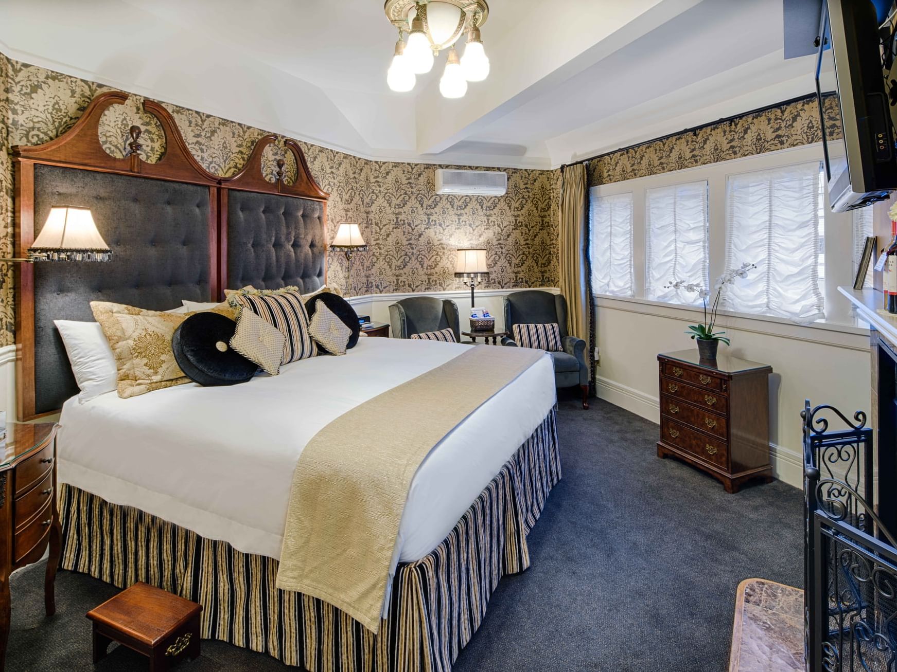 Rose Rooms