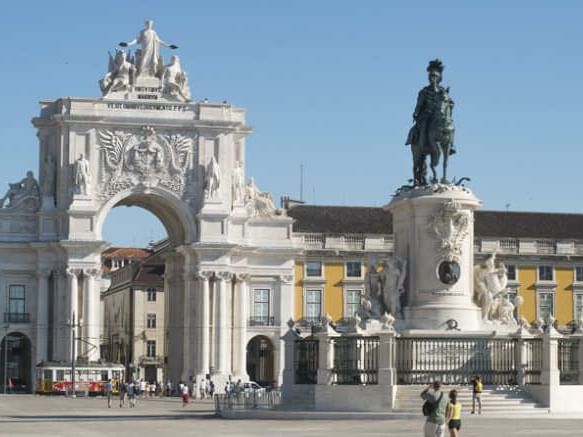 Attractions in Downtown Lisbon near Hotel Cascais Miragem