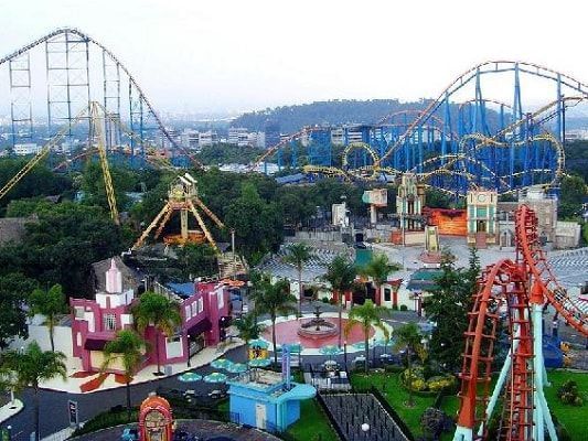 View of Six Flags carnival near Marquis Reforma