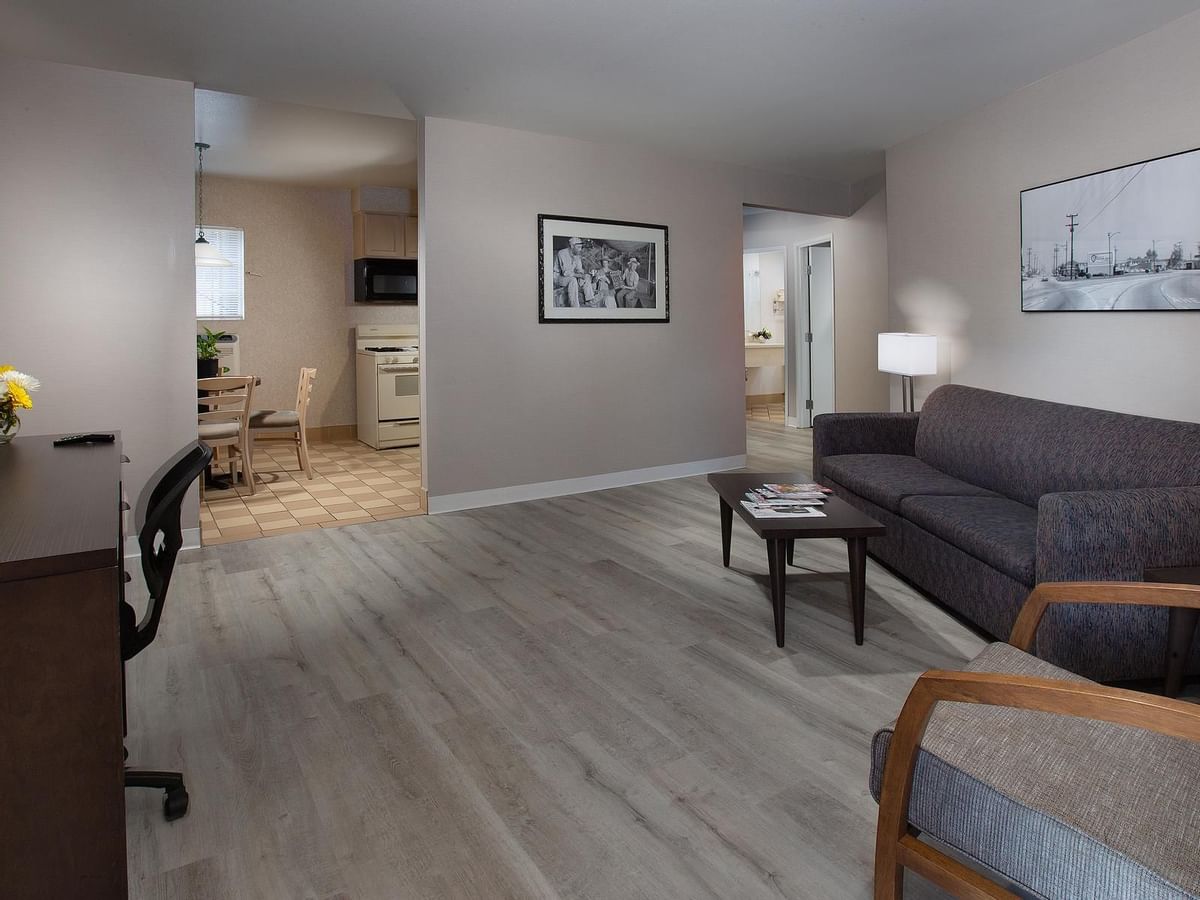 Coast Premium King Suite