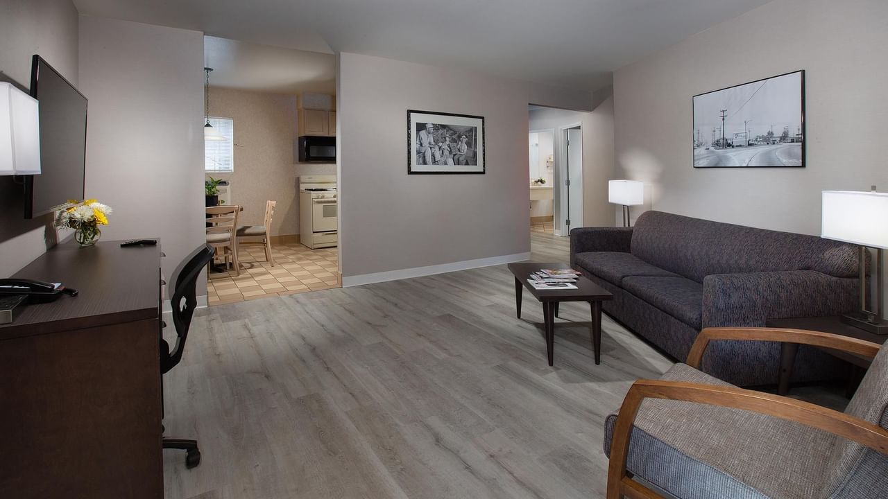 Coast Premium King Suite