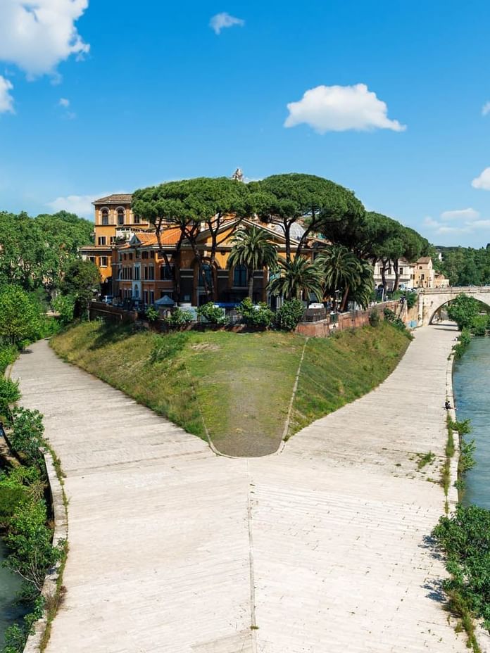 Landscape view of Tiber Island on a sunny day near The Independent