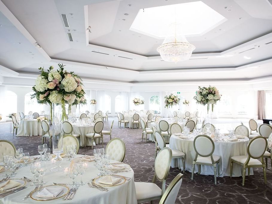 Floral banquet set-up in Pavillon Hall at Chateau Vaudreuil