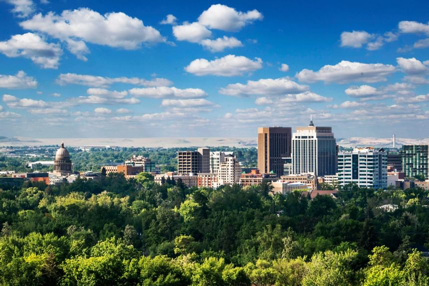 City view with trees & sky at Hotel 43