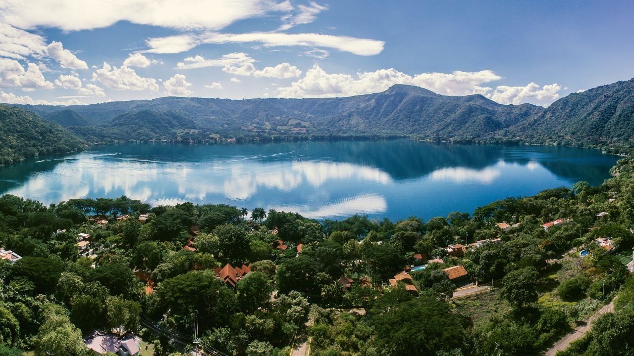 Santa Maria del Oro lagoon
