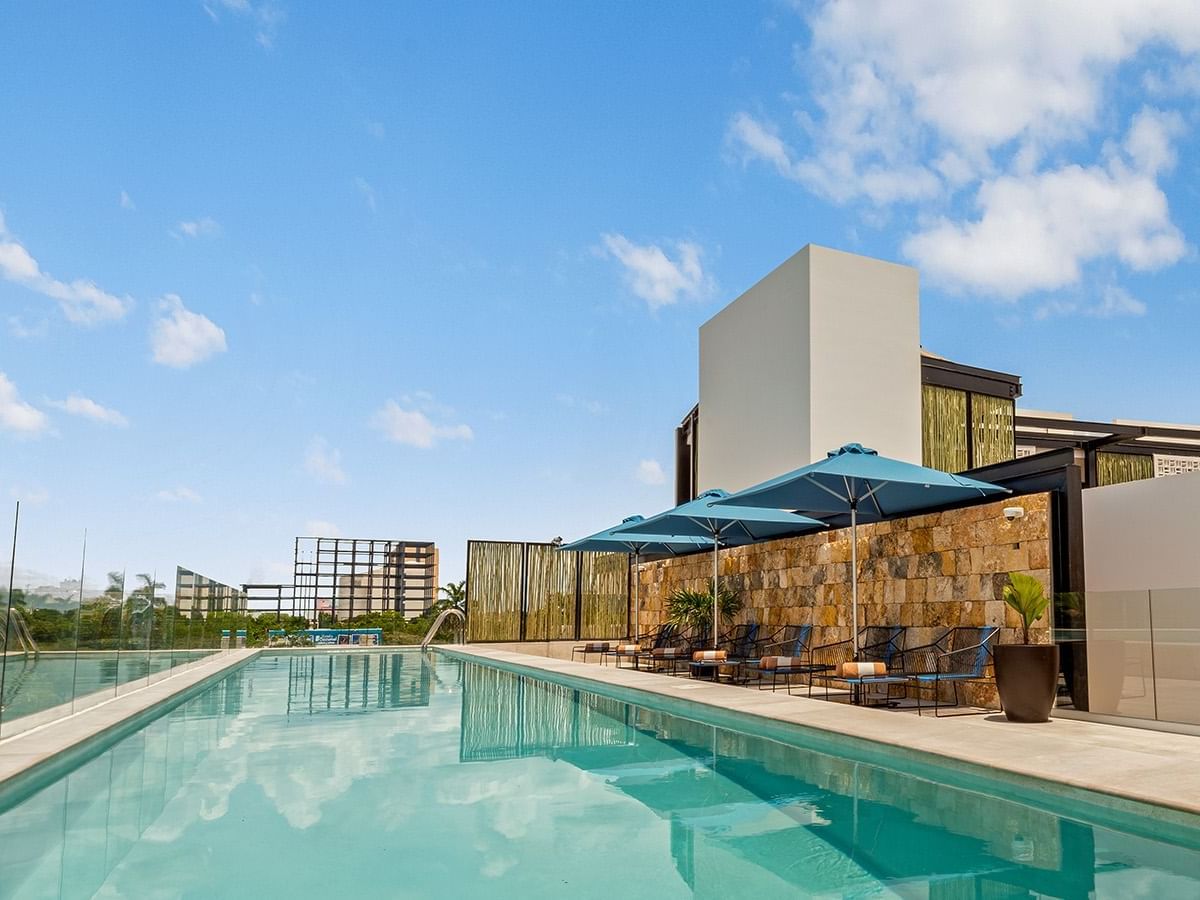 Rooftop pool and Marinera Pool Bar at Wayam Mundo Imperial