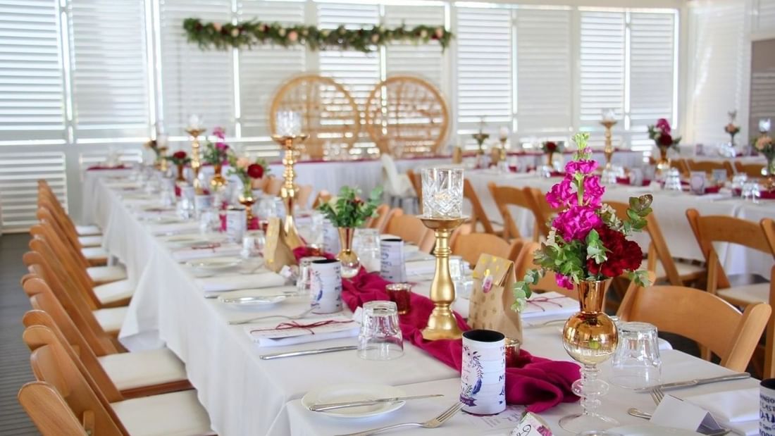 Table arrangement for a wedding in Plantation Deck at Mercure Hotel Townsville