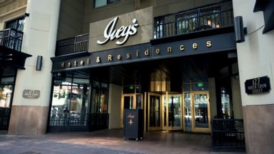 outside view of ivey's hotel