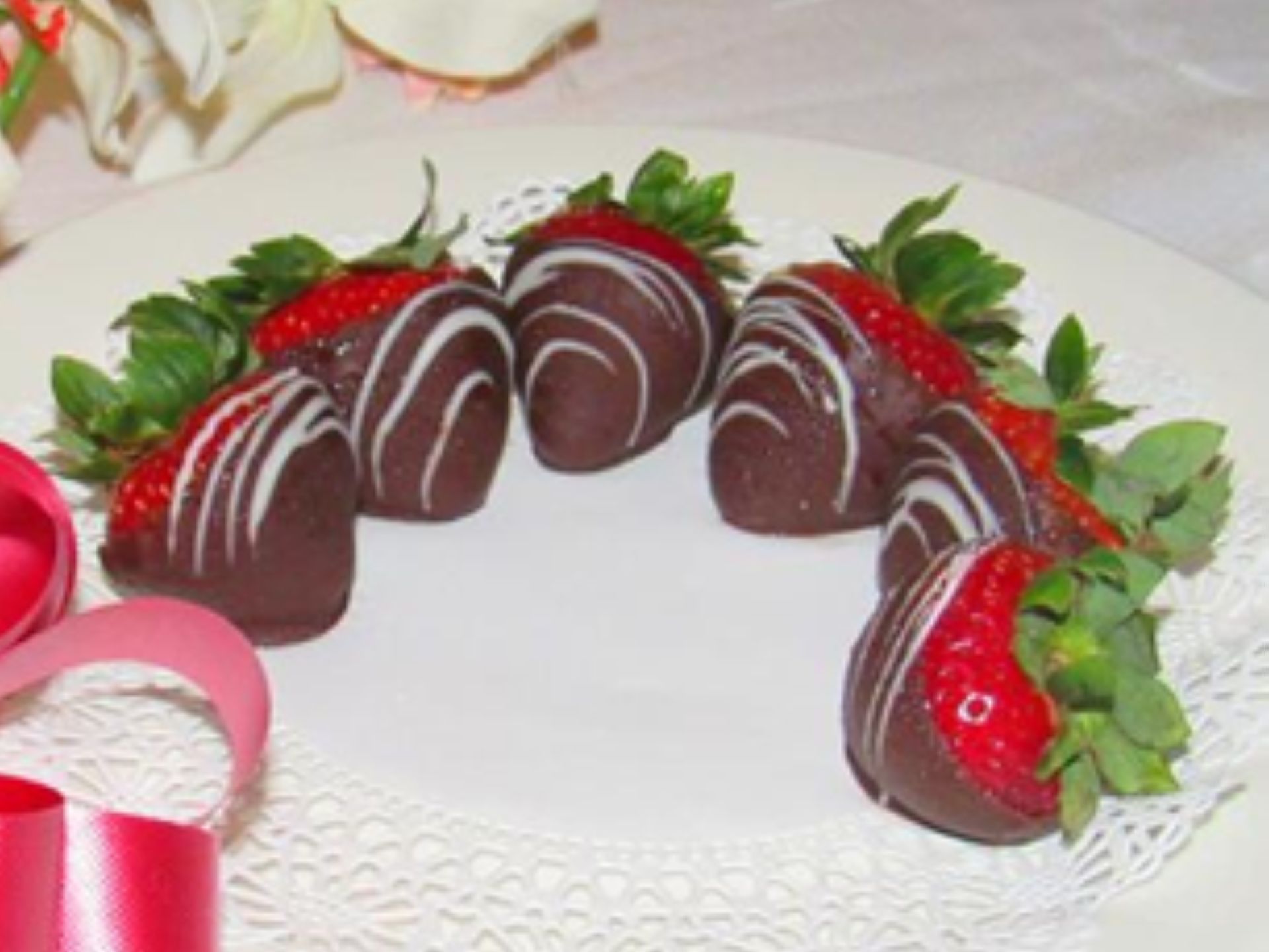 Close-up of chocolate strawberries, Rosen Inn at Pointe Orlando