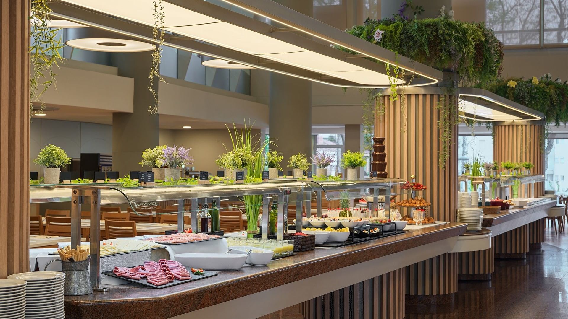 Restaurante buffet en Ponient Dorada Palace