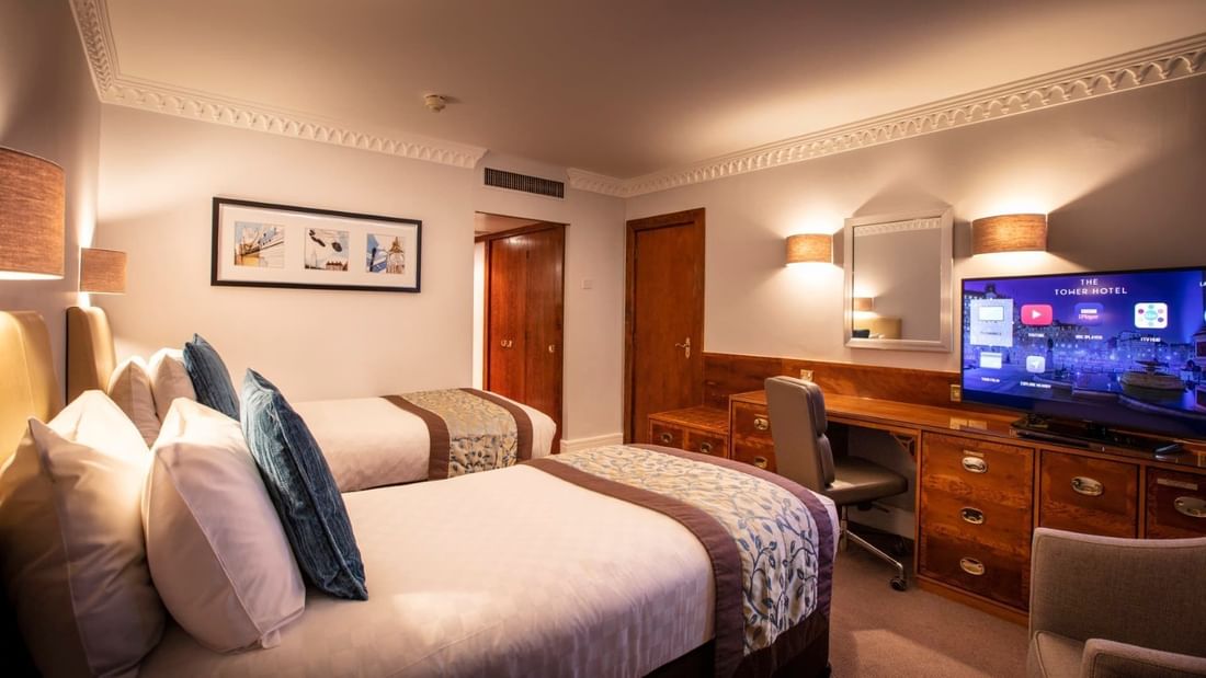 2 Beds & TV in Standard Twin Room at Clermont Hotel Group