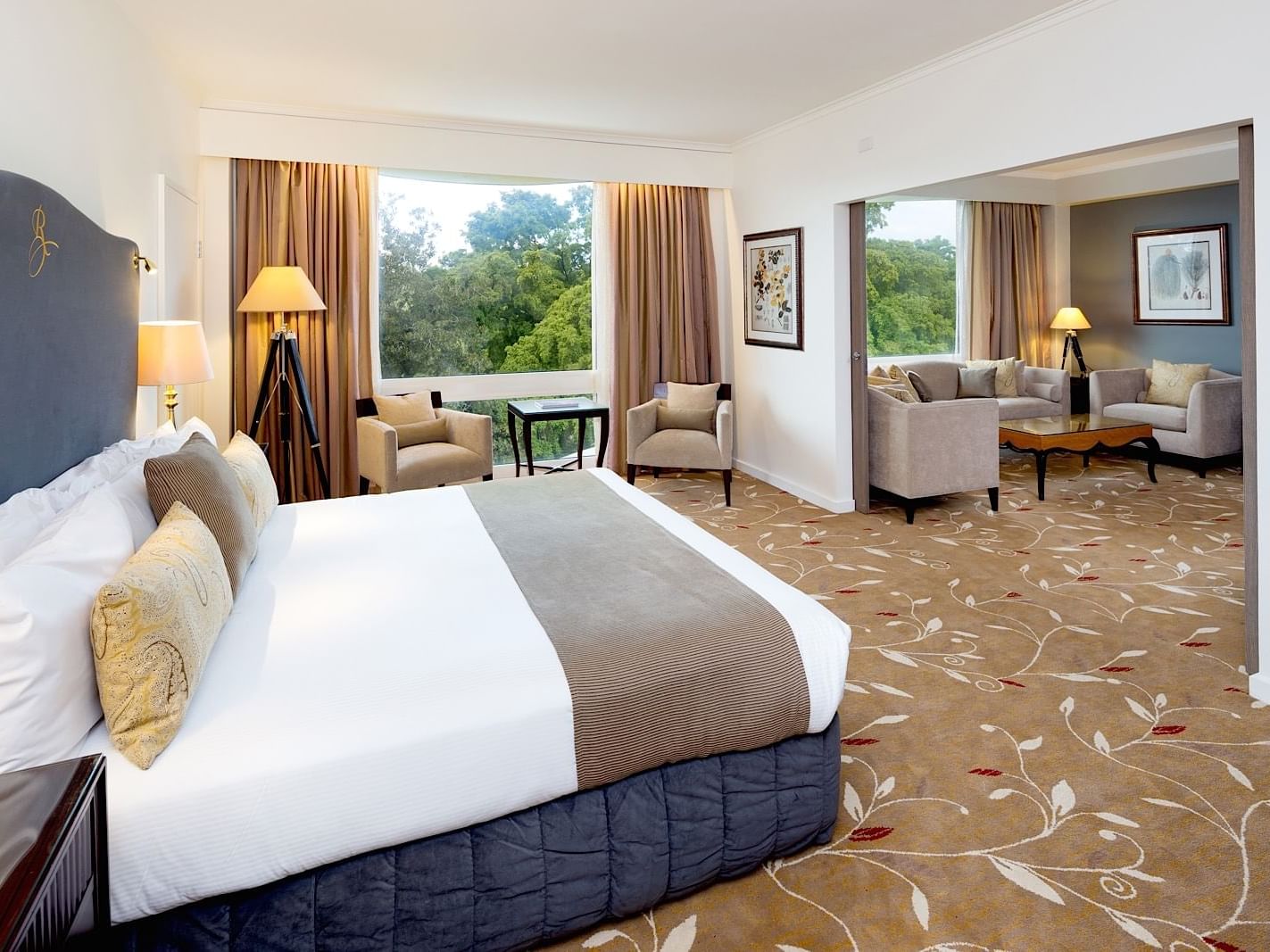 Junior Suite with one king bed and a beautiful view at Royal on the Park hotel