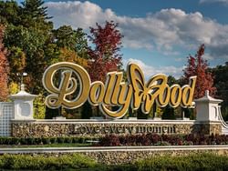 Displaying the Entrance of Dollywood theme park near the Wander Hotel