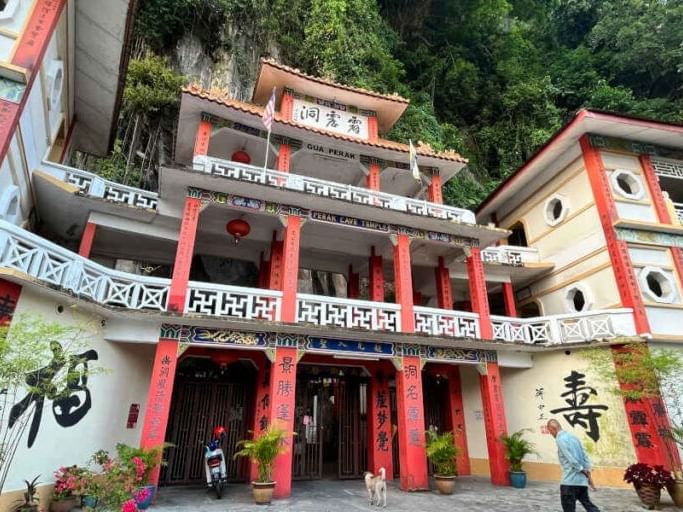 Exterior view of Sam Poh Tong Temple near Cititel Express Ipoh