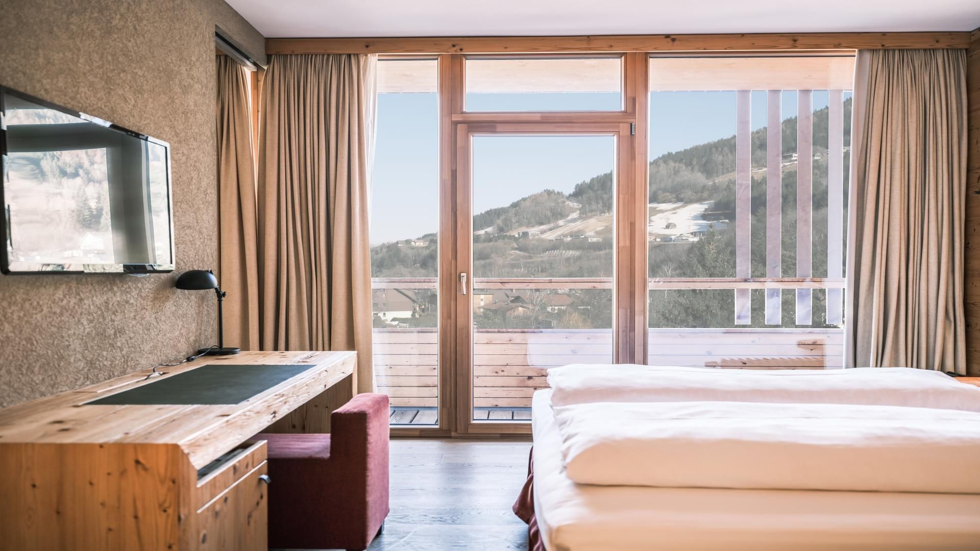 Bed & balcony, Suite Planai & Hochwurzen, Falkensteiner Hotels