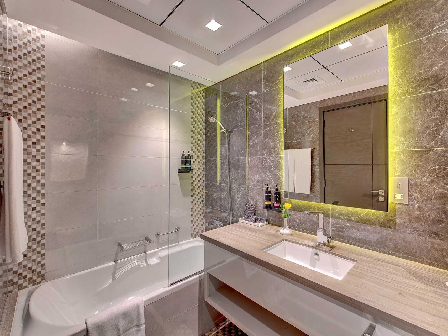 Standard Studio Twin 4